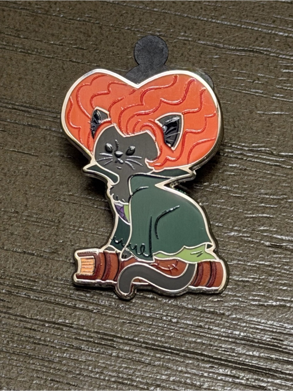 2026 Disney  Cats & Dogs Halloween Costume Mystery Pin Winifred Sanderson Cat